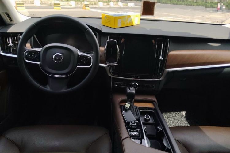 Used Volvo S90 2019 T5 Zhiyuan Edition Center Console