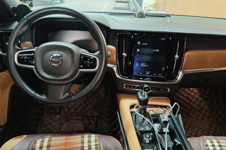 Used Volvo S90 2019 T5 Zhiya Edition Center Console