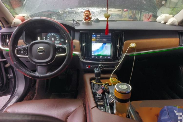 Used Volvo S90 2019 T5 Zhiyuan Edition Center Console