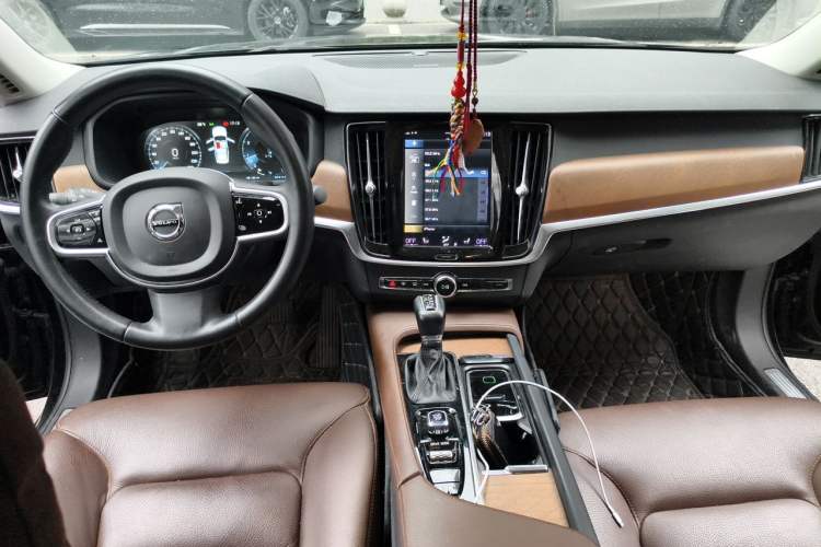 Used Volvo S90 2019 T5 Zhiyuan Edition Center Console