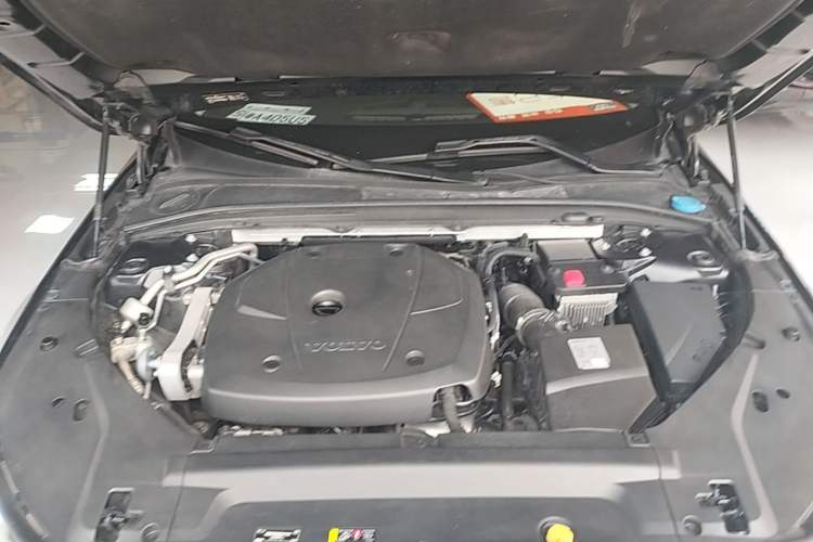 Used Volvo S90 2019 T5 Zhiyi Edition Engine Bay