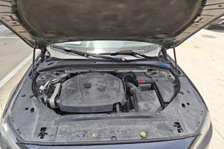 Used Volvo S90 2019 T5 Zhiyi Edition Engine Bay
