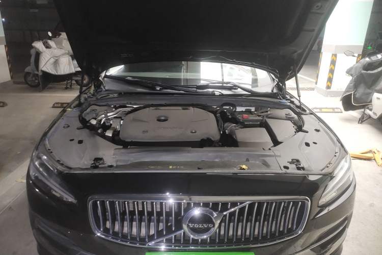 Used Volvo S90 2019 T5 Zhiyuan Edition Engine Bay