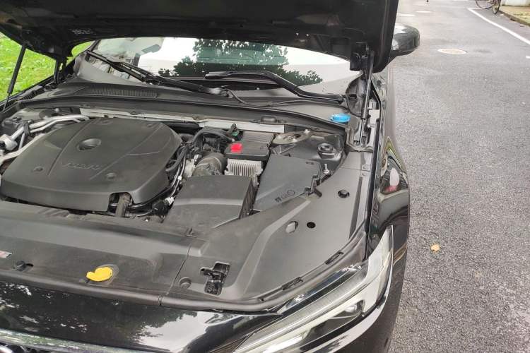 Used Volvo S90 2019 T5 Zhiya Edition Engine Bay Left