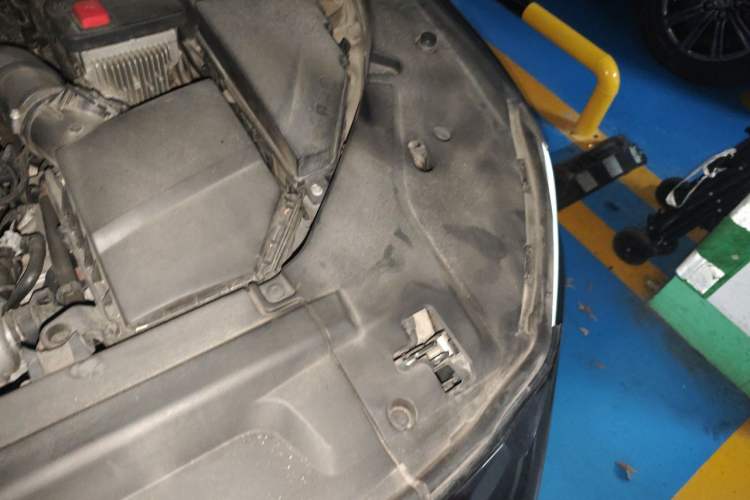 Used Volvo S90 2019 T5 Zhiyi Edition Engine Bay Left