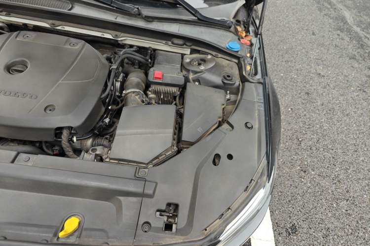 Used Volvo S90 2019 T5 Zhiyi Edition Engine Bay Left