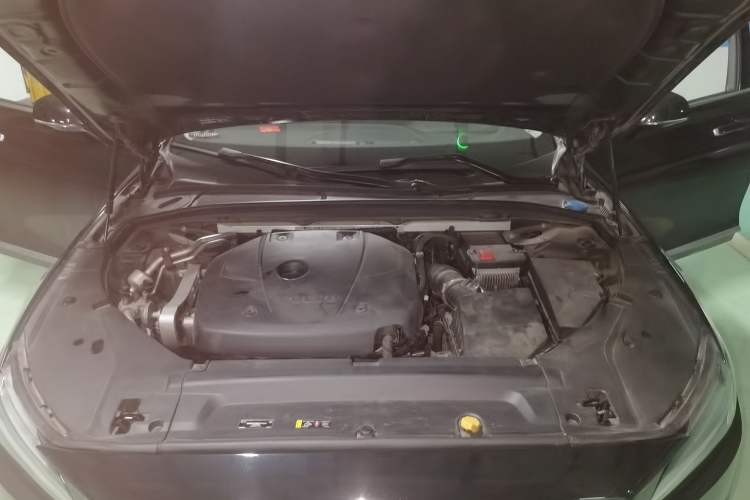 Used Volvo S90 2019 T4 Zhiyi Edition Engine Bay