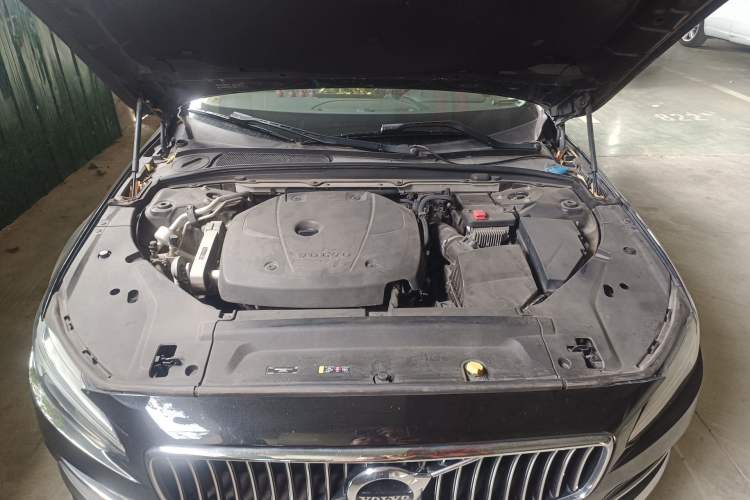 Used Volvo S90 2019 T5 Zhiyi Edition Engine Bay