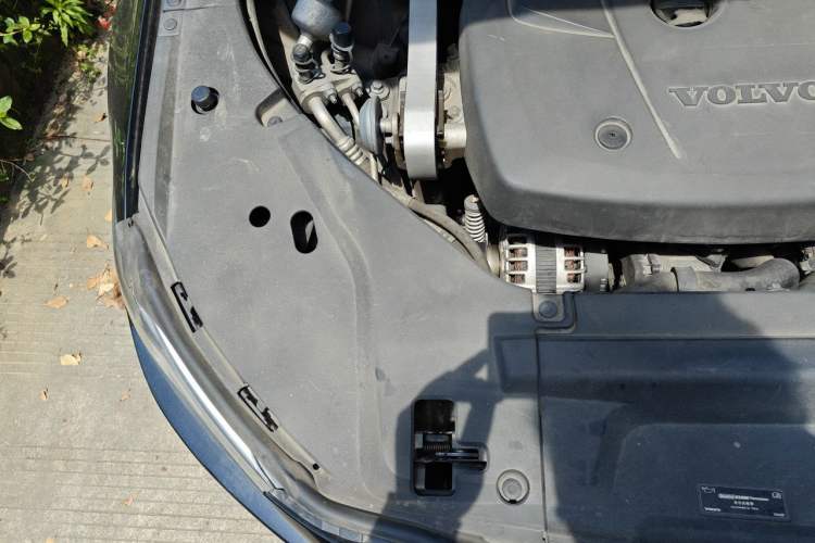Used Volvo S90 2019 T5 Zhiyi Edition Engine Bay Right