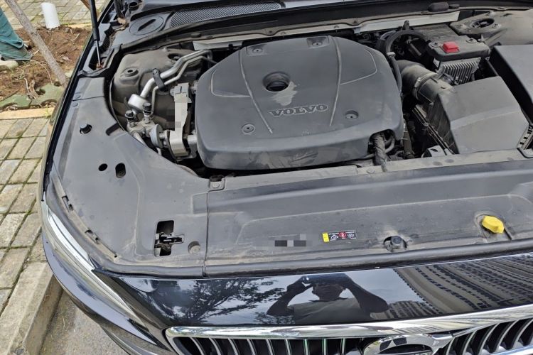 Used Volvo S90 2019 T5 Zhiyi Edition Engine Bay Right