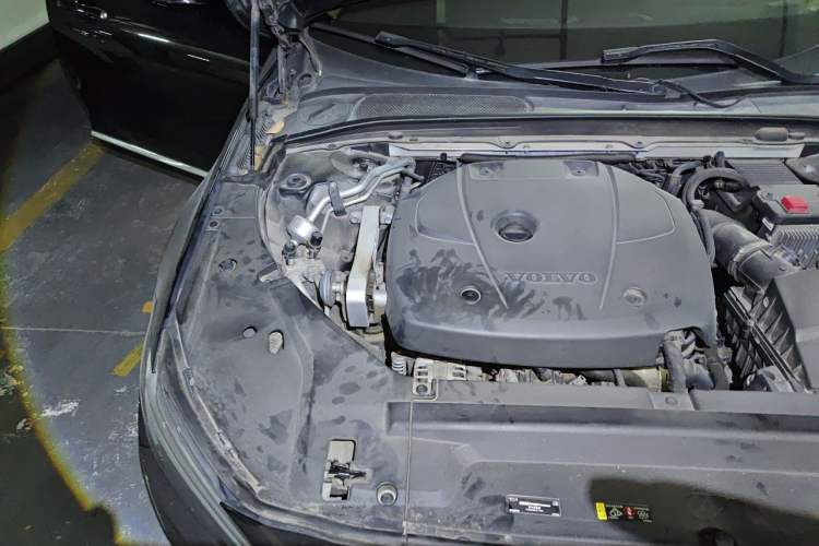Used Volvo S90 2019 T5 Zhiyi Edition Engine Bay Right