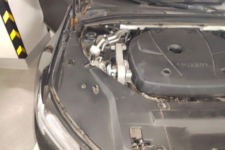 Used Volvo S90 2019 T5 Zhiyi Edition Engine Bay Right
