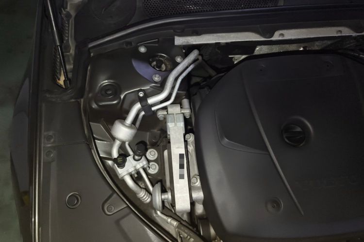 Used Volvo S90 2019 T5 Zhiyuan Edition Engine Bay Right