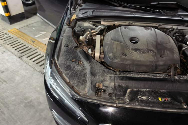 Used Volvo S90 2019 T5 Zhiyi Edition Engine Bay Right