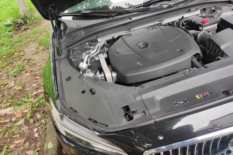 Used Volvo S90 2019 T5 Zhiya Edition Engine Bay Right