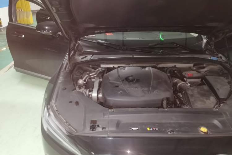 Used Volvo S90 2019 T4 Zhiyi Edition Engine Bay Right