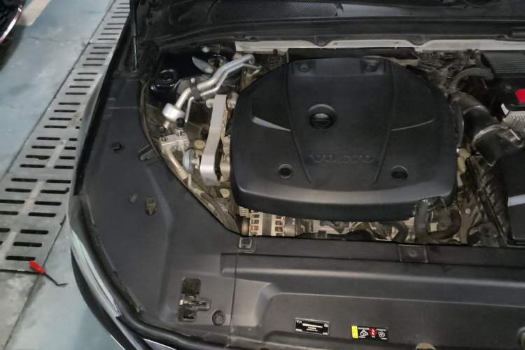 Used Volvo S90 2019 T5 Zhiyuan Edition Engine Bay Right