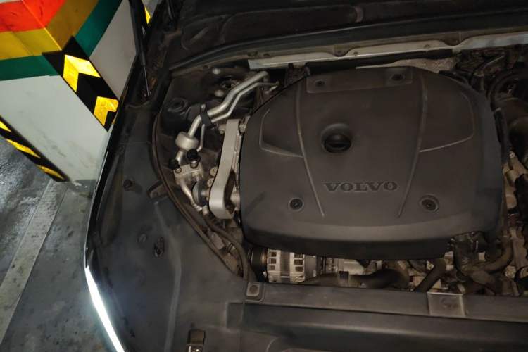 Used Volvo S90 2019 T5 Zhiyi Edition Engine Bay Right