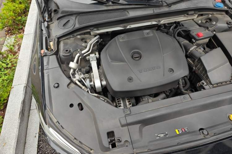 Used Volvo S90 2019 T5 Zhiyi Edition Engine Bay Right