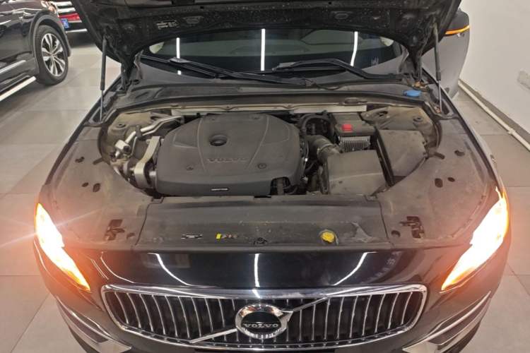 Used Volvo S90 2019 T5 Zhiyi Edition Engine Bay