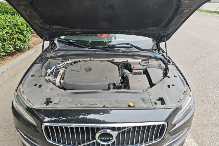 Used Volvo S90 2019 T5 Zhiyi Edition Engine Bay