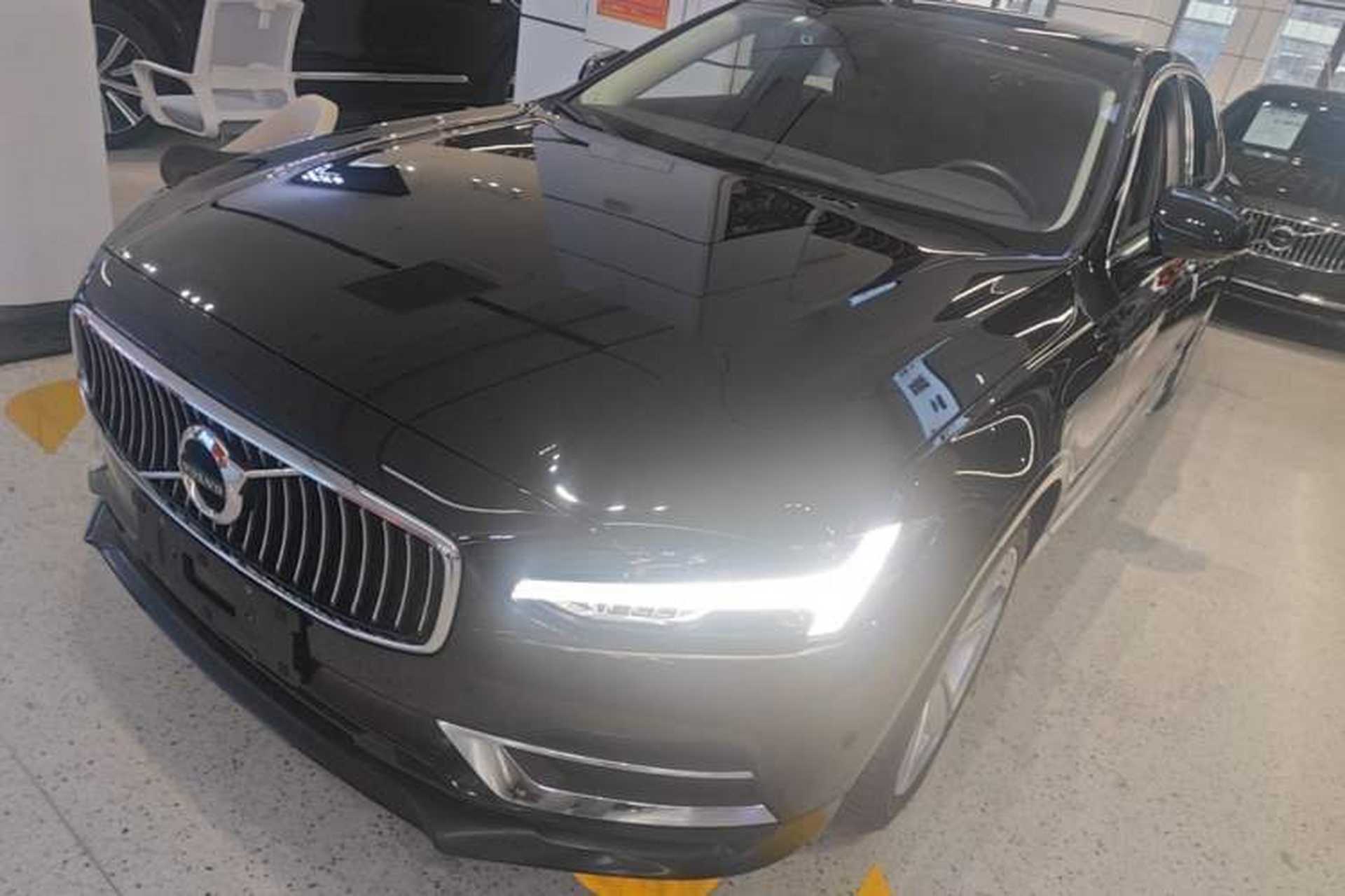 Used Volvo S90 2019 T5 Zhiyuan Edition Front Left 45 Deg