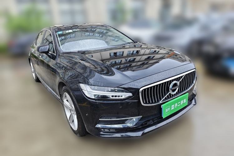 Used Volvo S90 2019 T5 Zhiyuan Edition Front Right 45 Deg