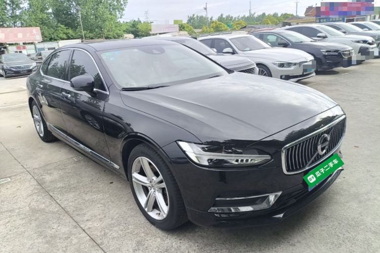Used Volvo S90 2019 T5 Zhiyi Edition Front Right 45 Deg