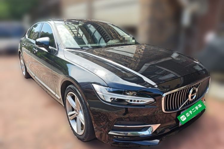Used Volvo S90 2019 T5 Zhiyi Edition Front Right 45 Deg