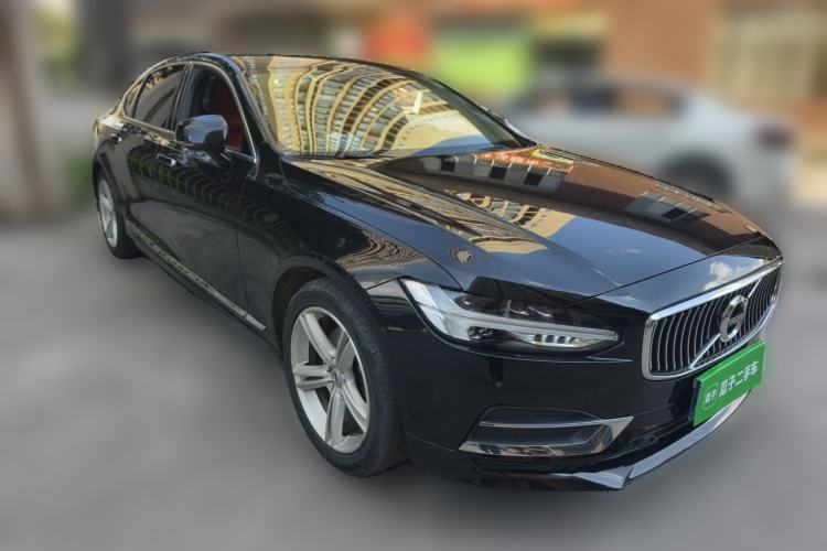 Used Volvo S90 2019 T4 Zhiyi Edition Front Right 45 Deg
