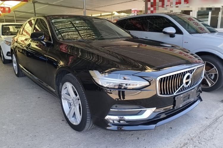Used Volvo S90 2019 T5 Zhiyi Edition Front Right 45 Deg
