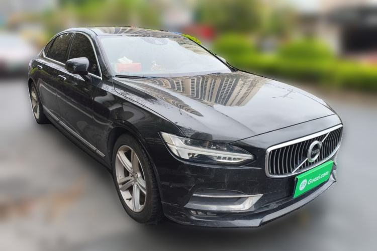 Used Volvo S90 2019 T5 Zhiyuan Edition Front Right 45 Deg