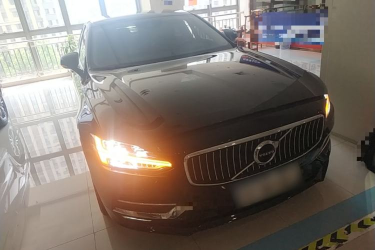Used Volvo S90 2019 T5 Zhiyi Edition Front Right 45 Deg