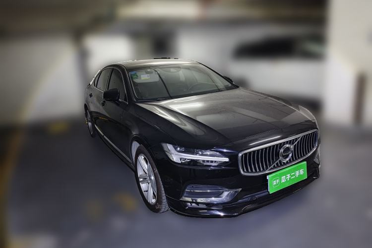 Used Volvo S90 2019 T5 Zhiyi Edition Front Right 45 Deg