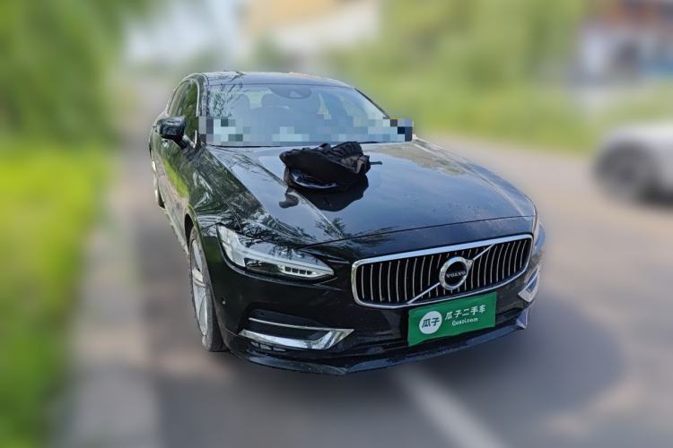 Used Volvo S90 2019 T5 Zhiyuan Edition Front Right 45 Deg