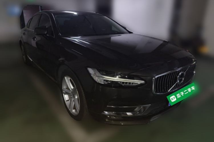 Used Volvo S90 2019 T5 Zhiyuan Edition Front Right 45 Deg
