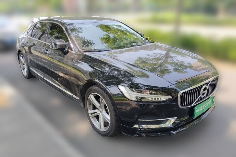 Used Volvo S90 2019 T5 Zhiyi Edition Front Right 45 Deg