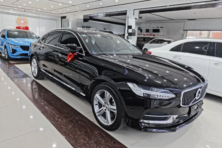 Used Volvo S90 2019 T5 Zhiyuan Edition Front Right 45 Deg