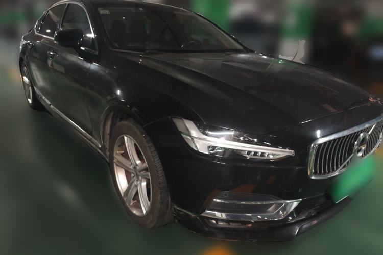 Used Volvo S90 2019 T5 Zhiyi Edition Front Right 45 Deg
