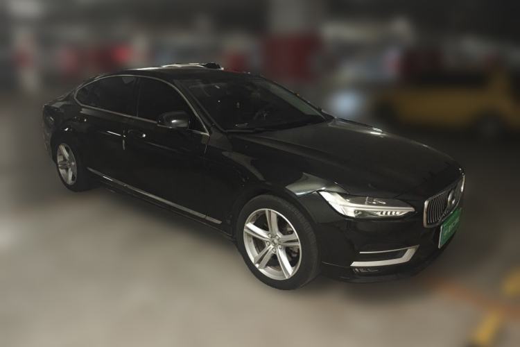 Used Volvo S90 2019 T5 Zhiyi Edition Front Right 45 Deg