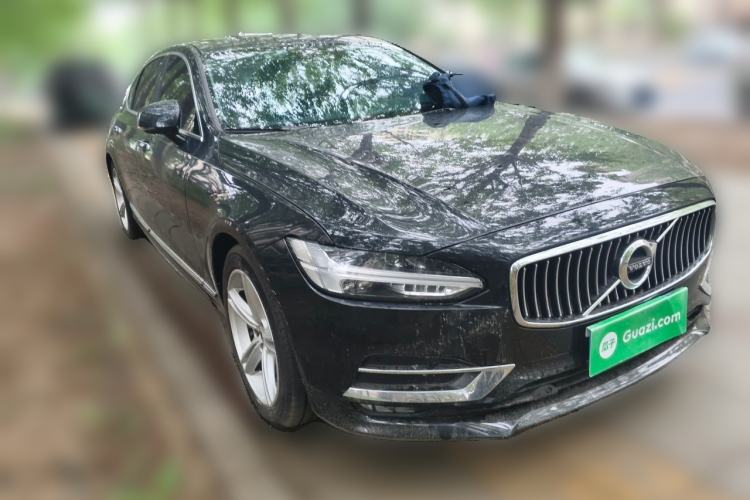 Used Volvo S90 2019 T5 Zhiyi Edition Front Right 45 Deg