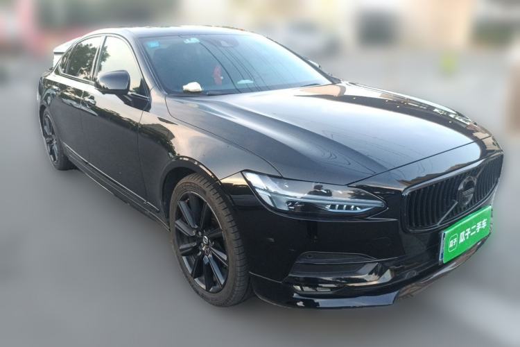 Used Volvo S90 2019 T5 Zhiyi Edition Front Right 45 Deg