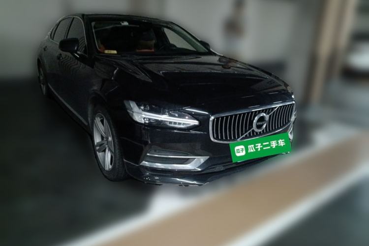 Used Volvo S90 2019 T4 Zhiyi Edition Front Right 45 Deg