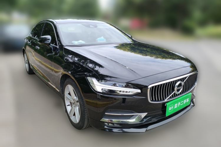 Used Volvo S90 2019 T5 Zhiyi Edition Front Right 45 Deg