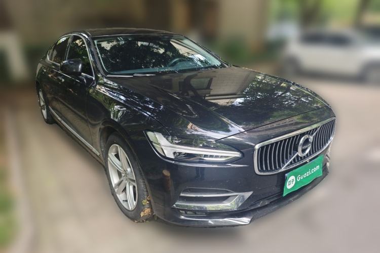Used Volvo S90 2019 T5 Zhiyi Edition Front Right 45 Deg