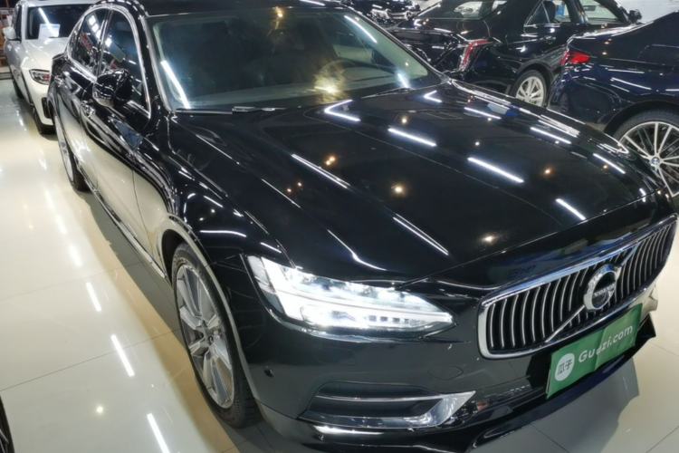 Used Volvo S90 2019 T5 Zhiya Edition Front Right 45 Deg