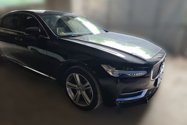 Used Volvo S90 2019 T5 Zhiyi Edition Front Right 45 Deg