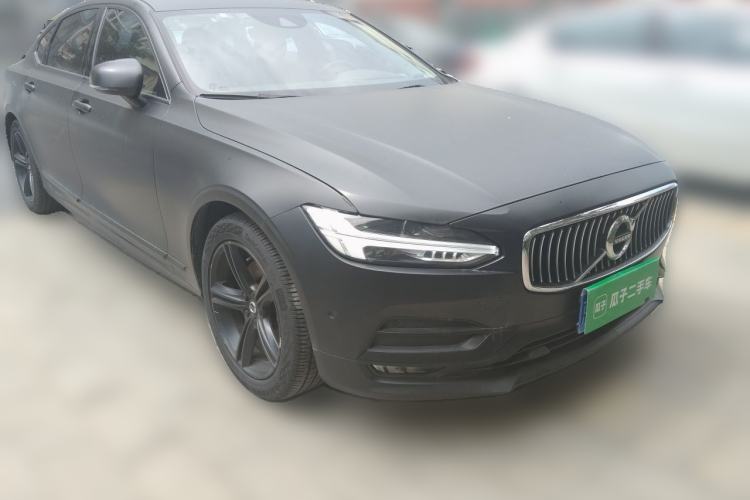 Used Volvo S90 2019 T5 Zhiyuan Edition Front Right 45 Deg