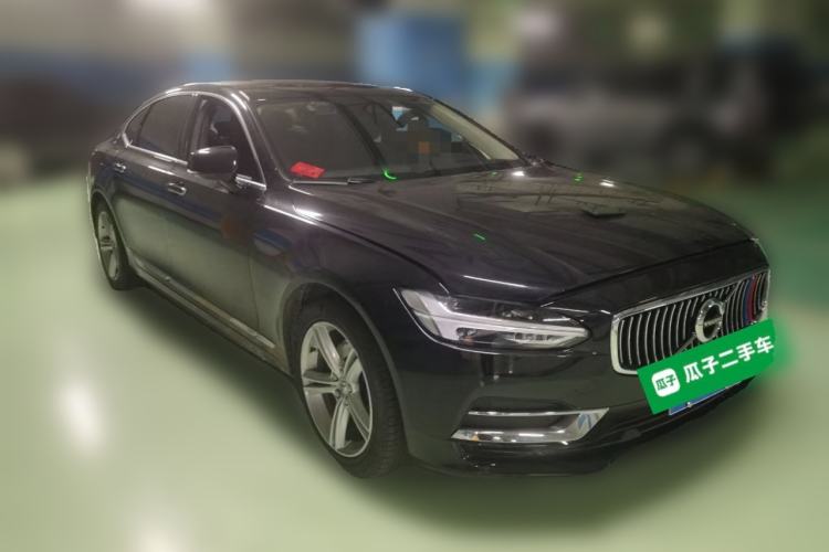 Used Volvo S90 2019 T4 Zhiyi Edition Front Right 45 Deg