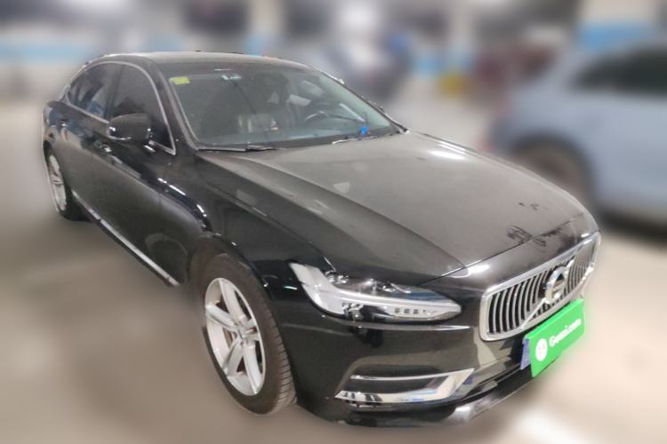 Used Volvo S90 2019 T5 Zhiyi Edition Front Right 45 Deg